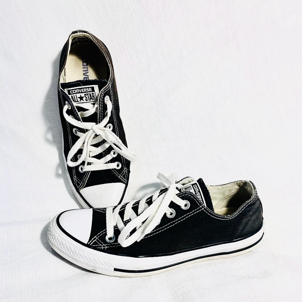 Black and white Converse All Star